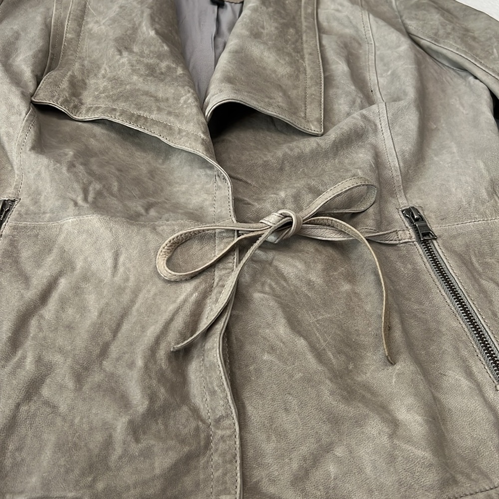 Banana Republic women’s leather jacket, size M, beige/gray - Picture 12 of 12